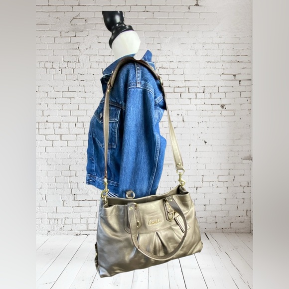 Coach NWT Ashley Carryall in Metallic Steel Pewter/Silver - Picture 4 of 15